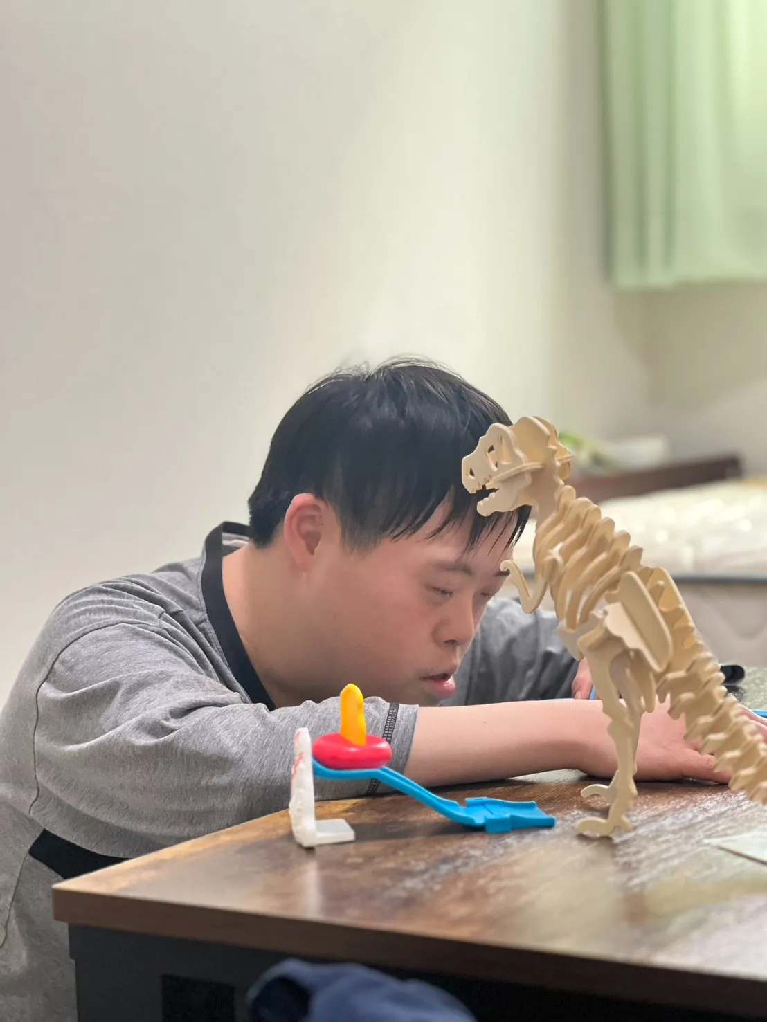 【大好きな恐竜といつも一緒】