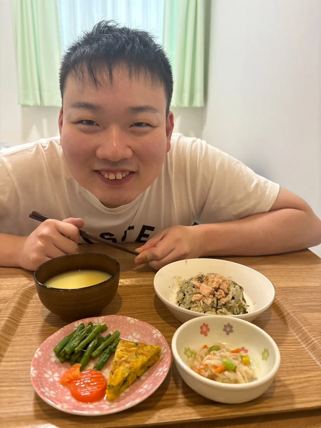 【笑顔あふれる夕食のひととき😊】