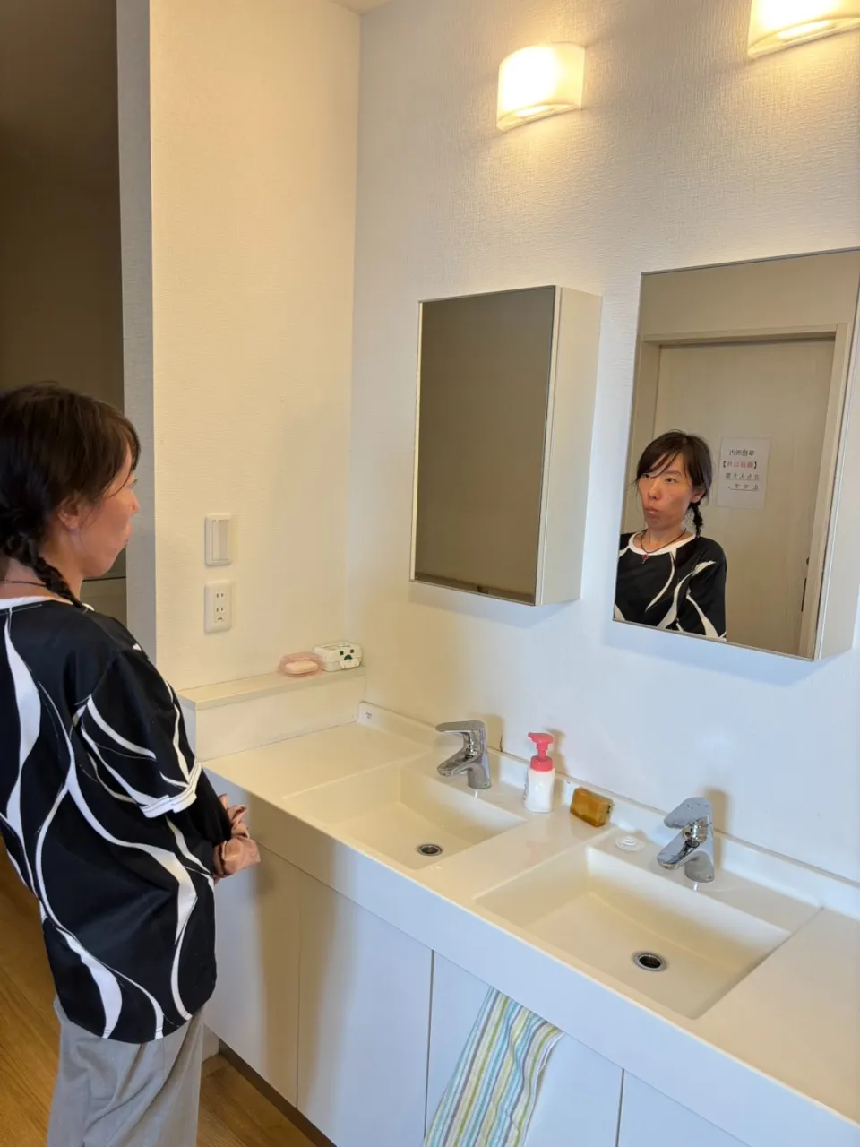 鏡の前で最終チェック♪今日も素敵に準備完了(^^)/